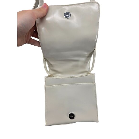 Guess Cream Crossbody Bag With Front Pocket & Zipper Closure - Picture 7 of 14